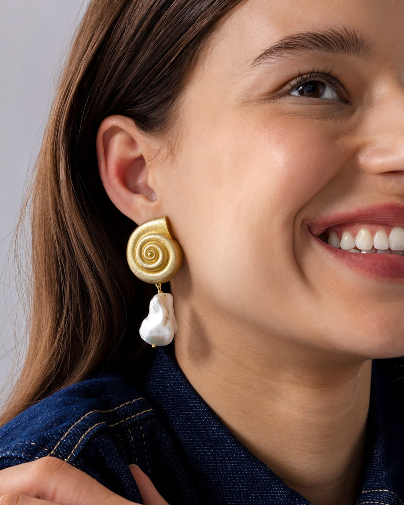Seaside Pearl Dangle Earrings #Variant_Yellow Gold  