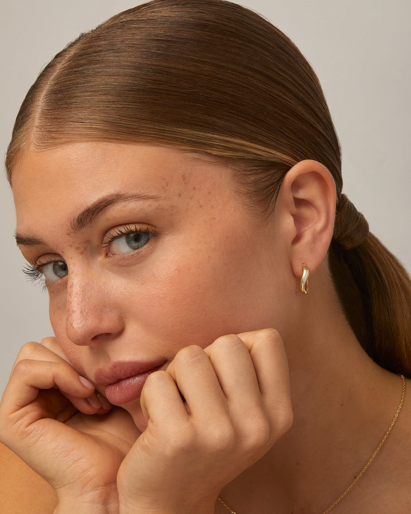 Mar Wavy Hoops #Variant_Yellow Gold Earring 