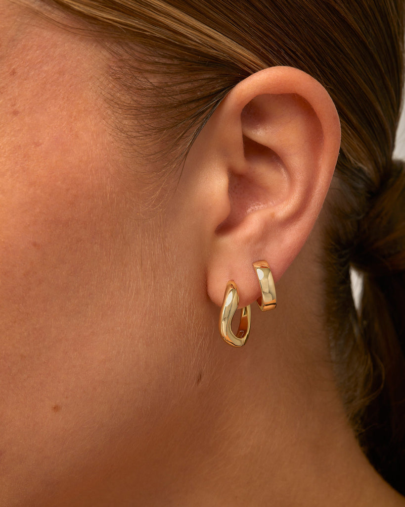 Mar Wavy Hoops #Variant_Yellow Gold Earring 